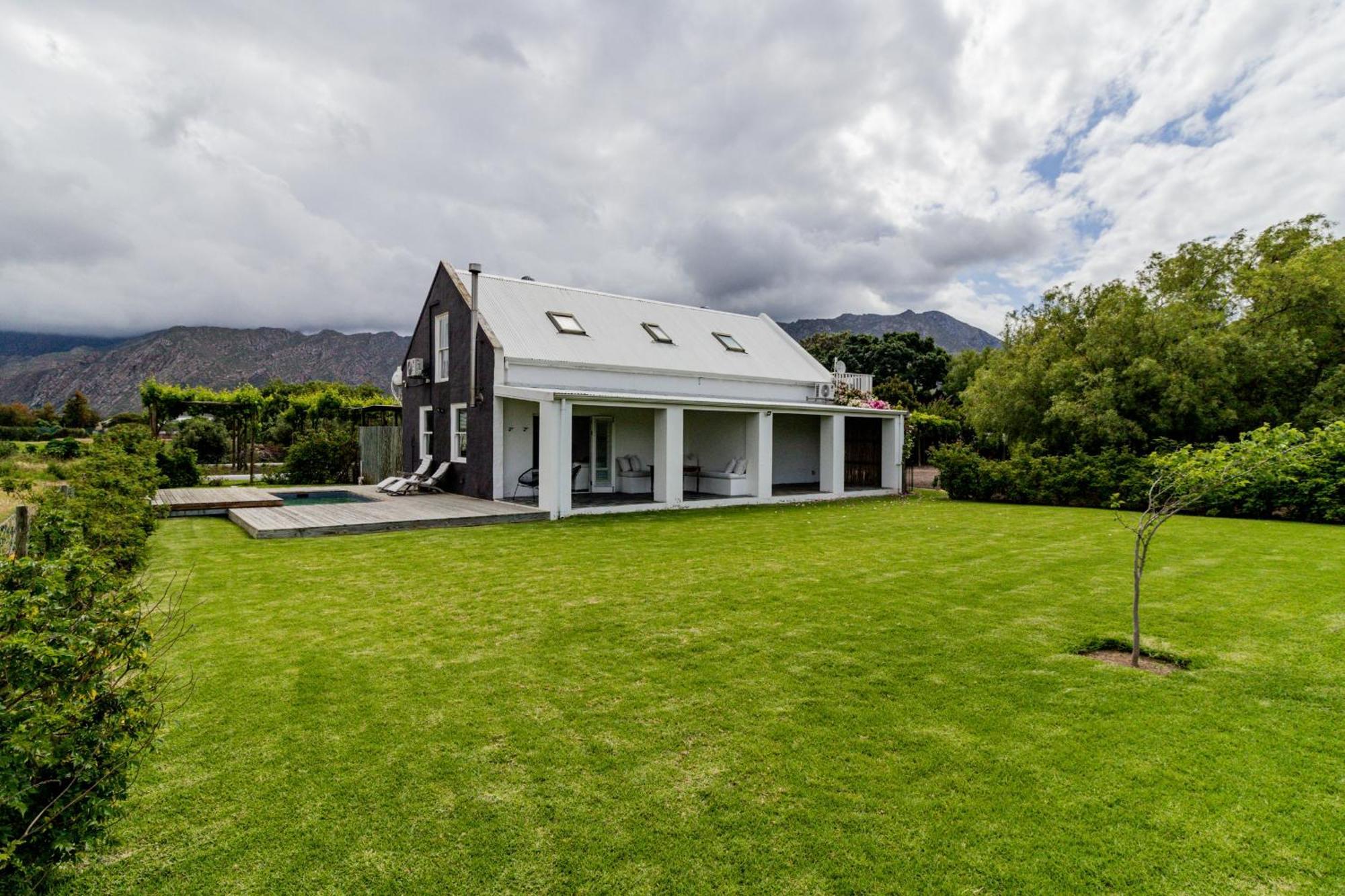 The Barn On 62 - Cottages มอนตากู ภายนอก รูปภาพ